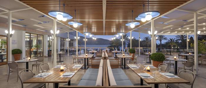 DOUBLETREE BY HILTON ISIL CLUB RESORT Restaurants